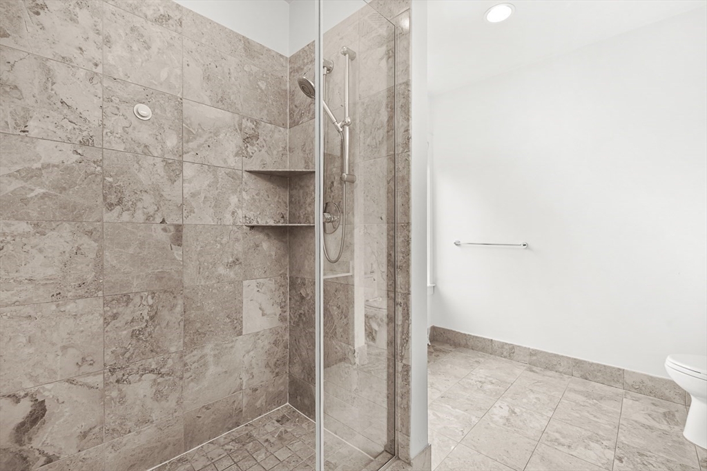 310 Hammond Pond Pkwy # 301