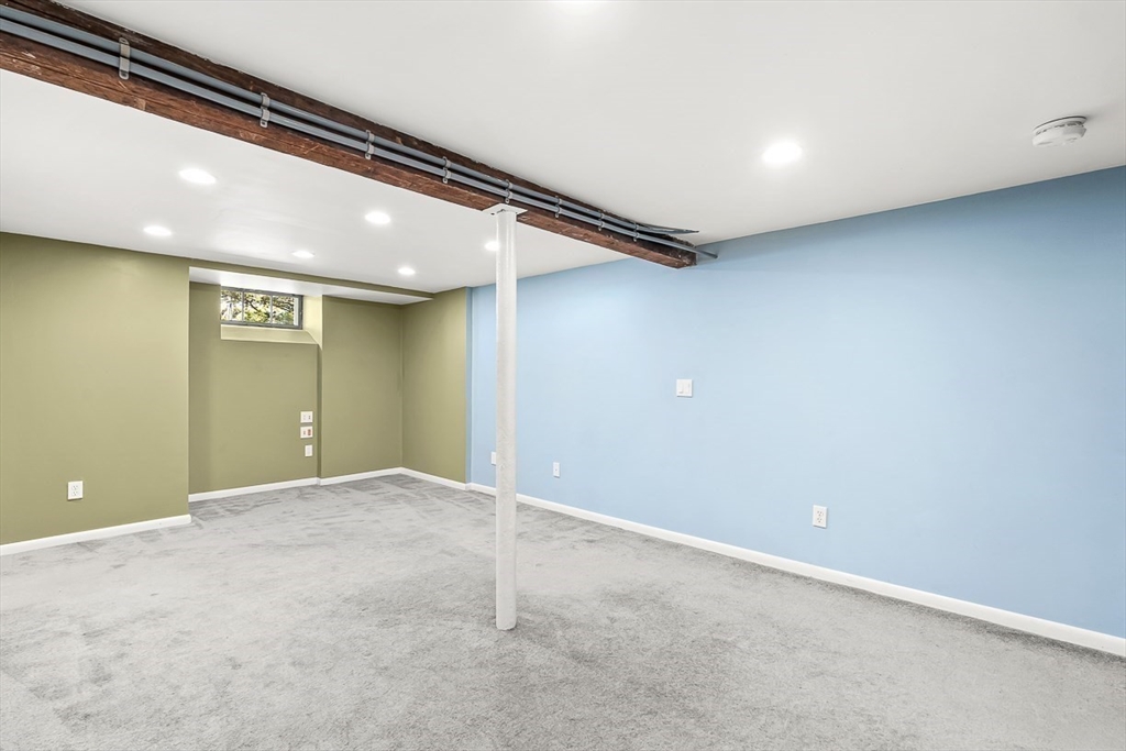 21 Howe St