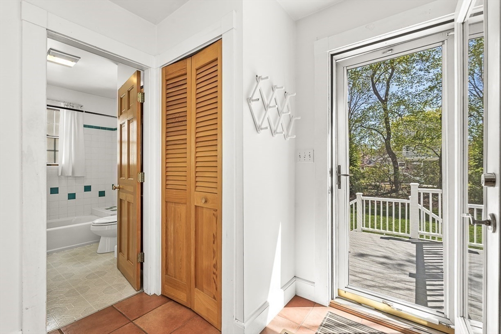 21 Howe St