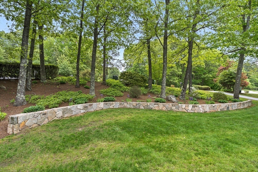 1 Woronoco Dr