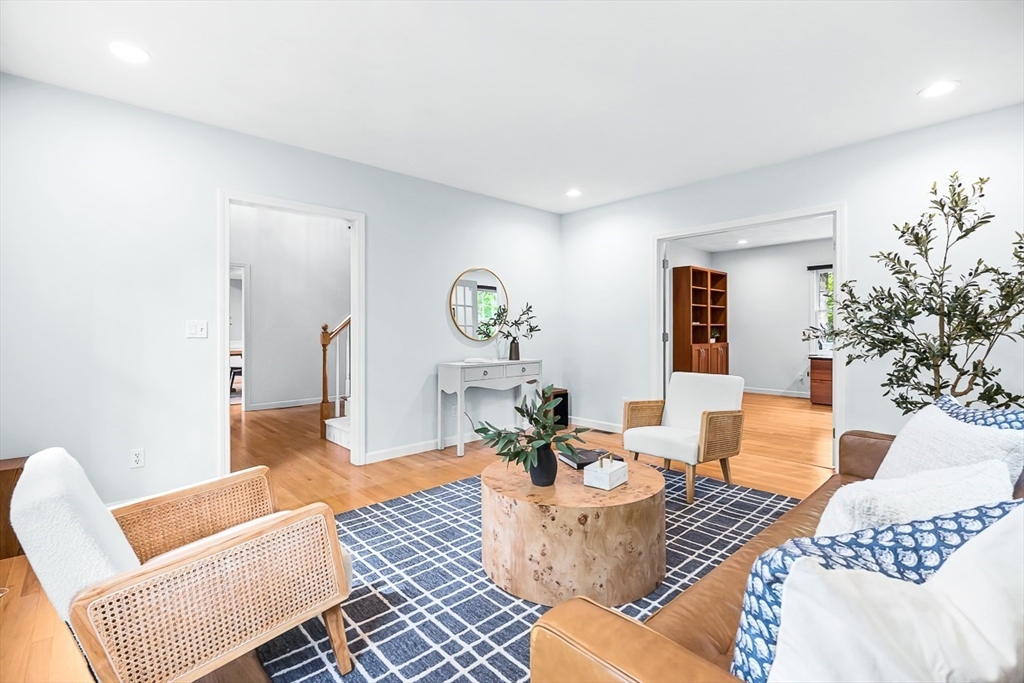 1 Woronoco Dr