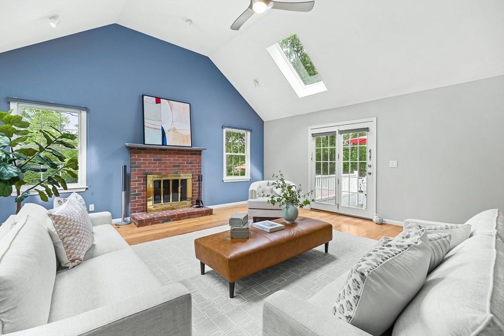 1 Woronoco Dr