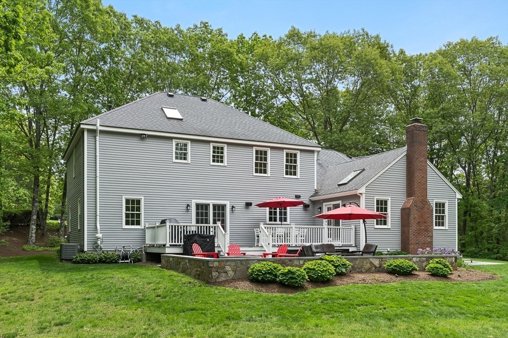 1 Woronoco Dr