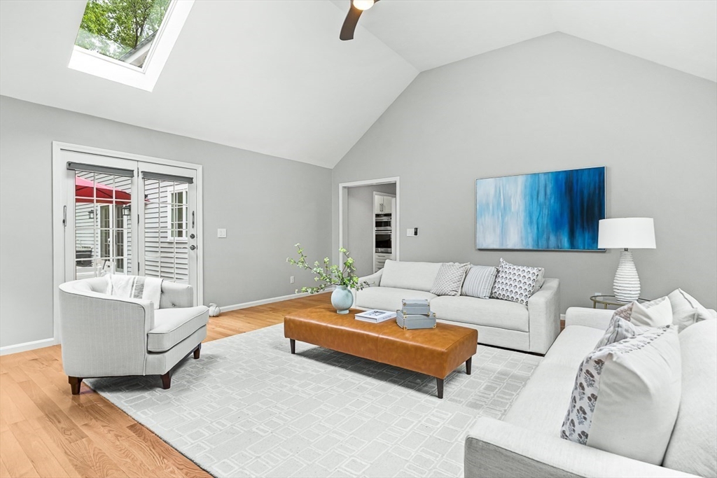 1 Woronoco Dr
