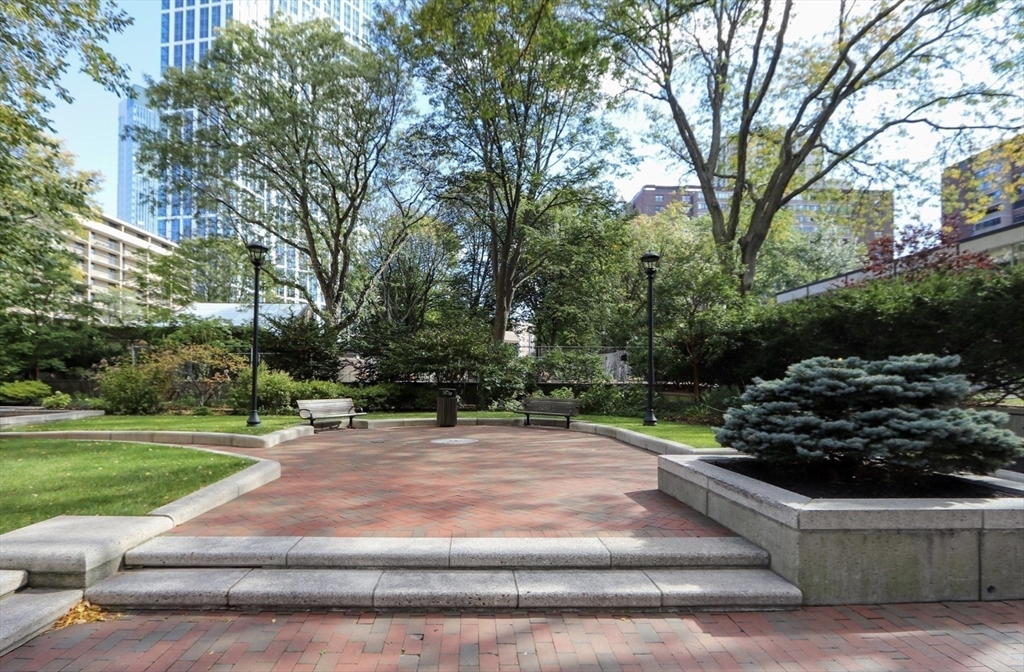 8 Whittier Pl # 7J