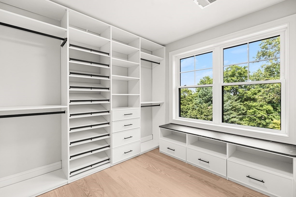 23 Wareland Rd
