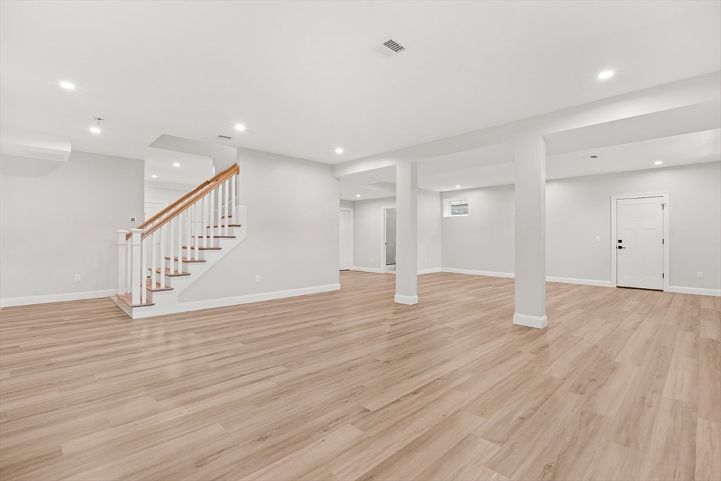 23 Wareland Rd