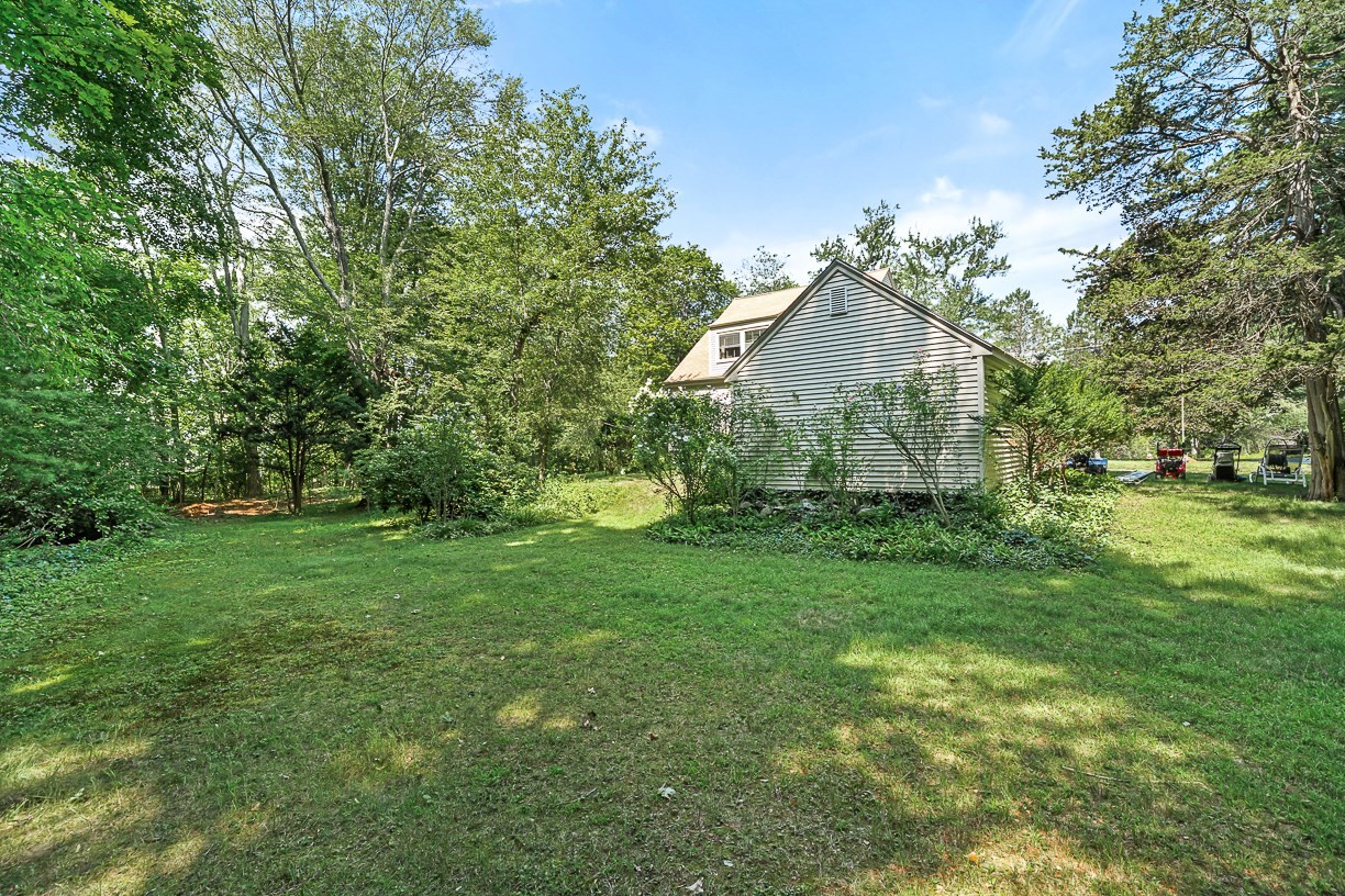 53 Elmwood Rd