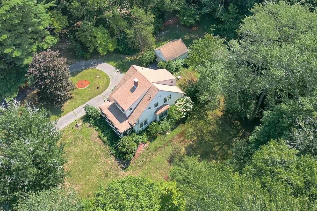53 Elmwood Rd