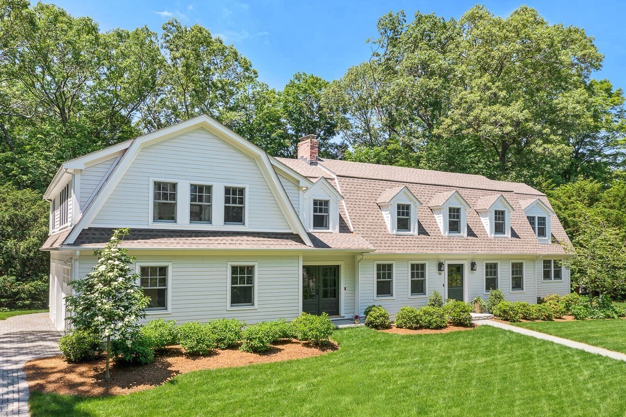 39 Fairbanks Ave Wellesley MA