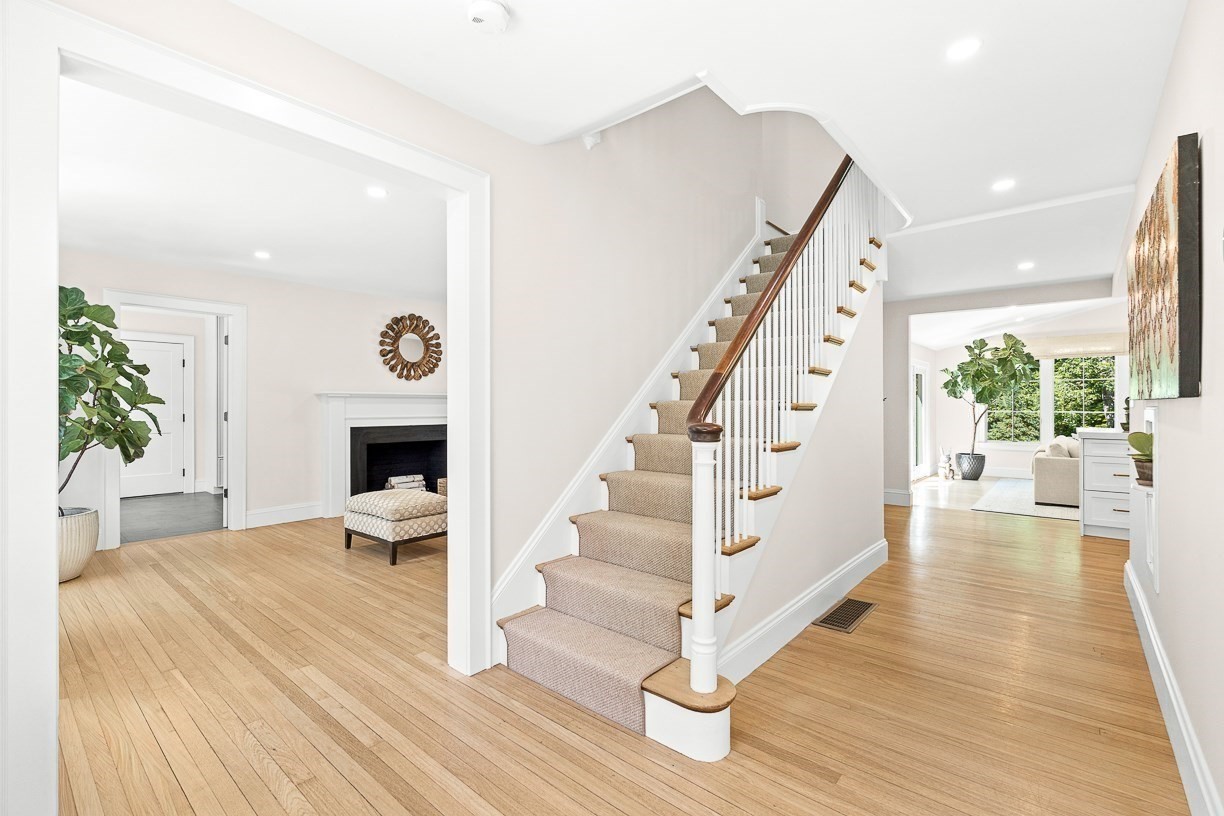 39 Fairbanks Ave