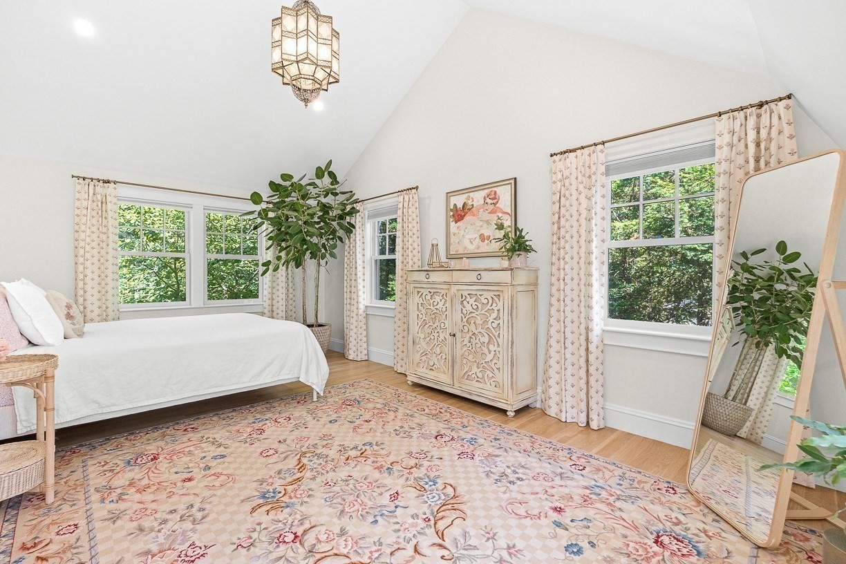 39 Fairbanks Ave