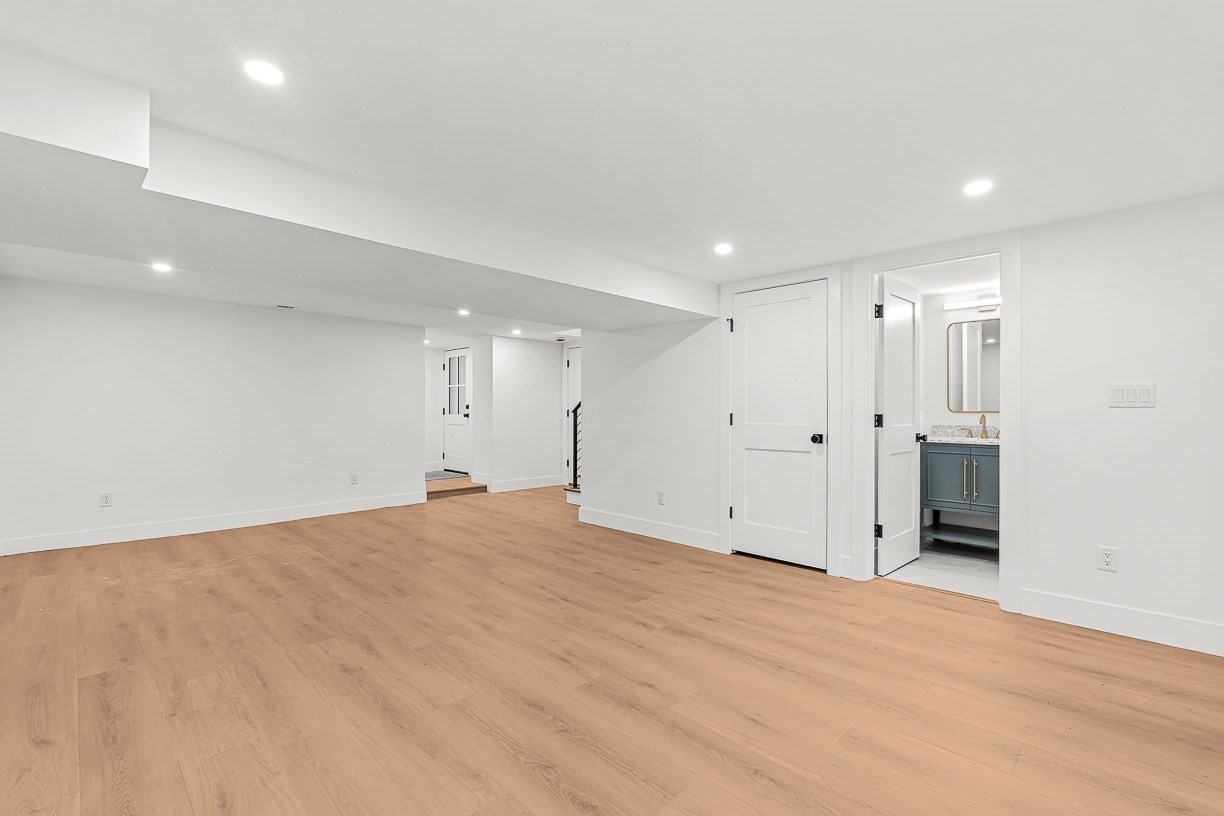 6 Intervale Rd