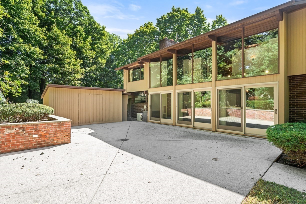 7 Arnold Rd