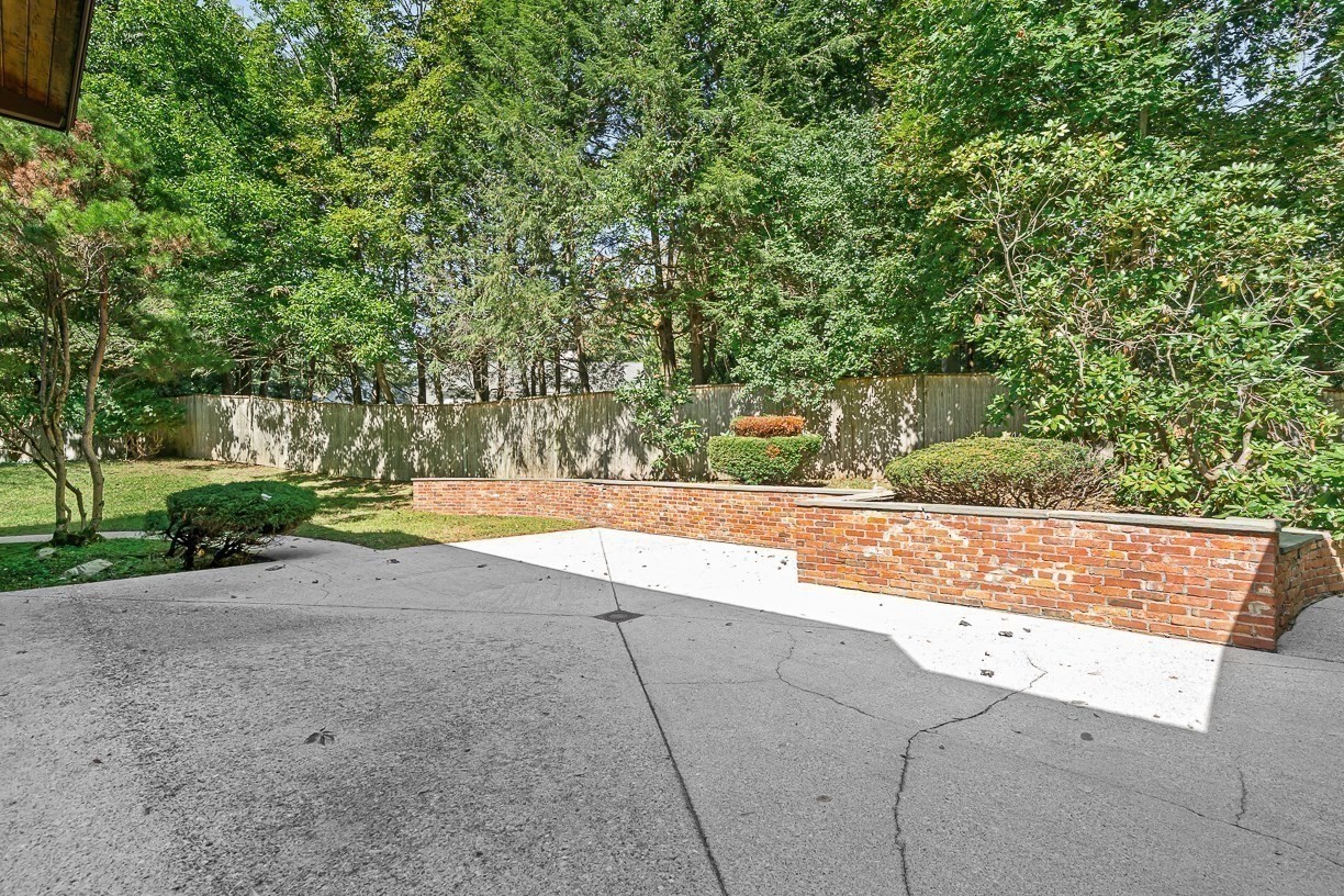 7 Arnold Rd