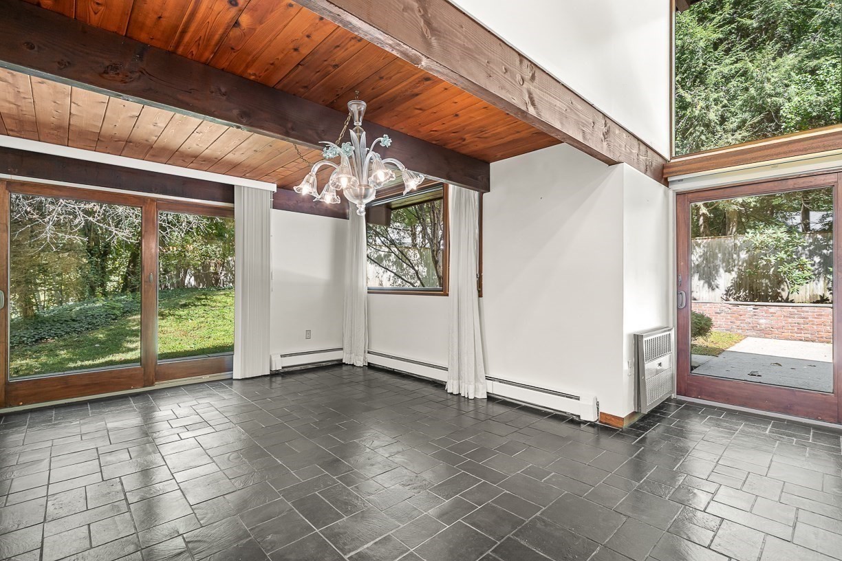 7 Arnold Rd