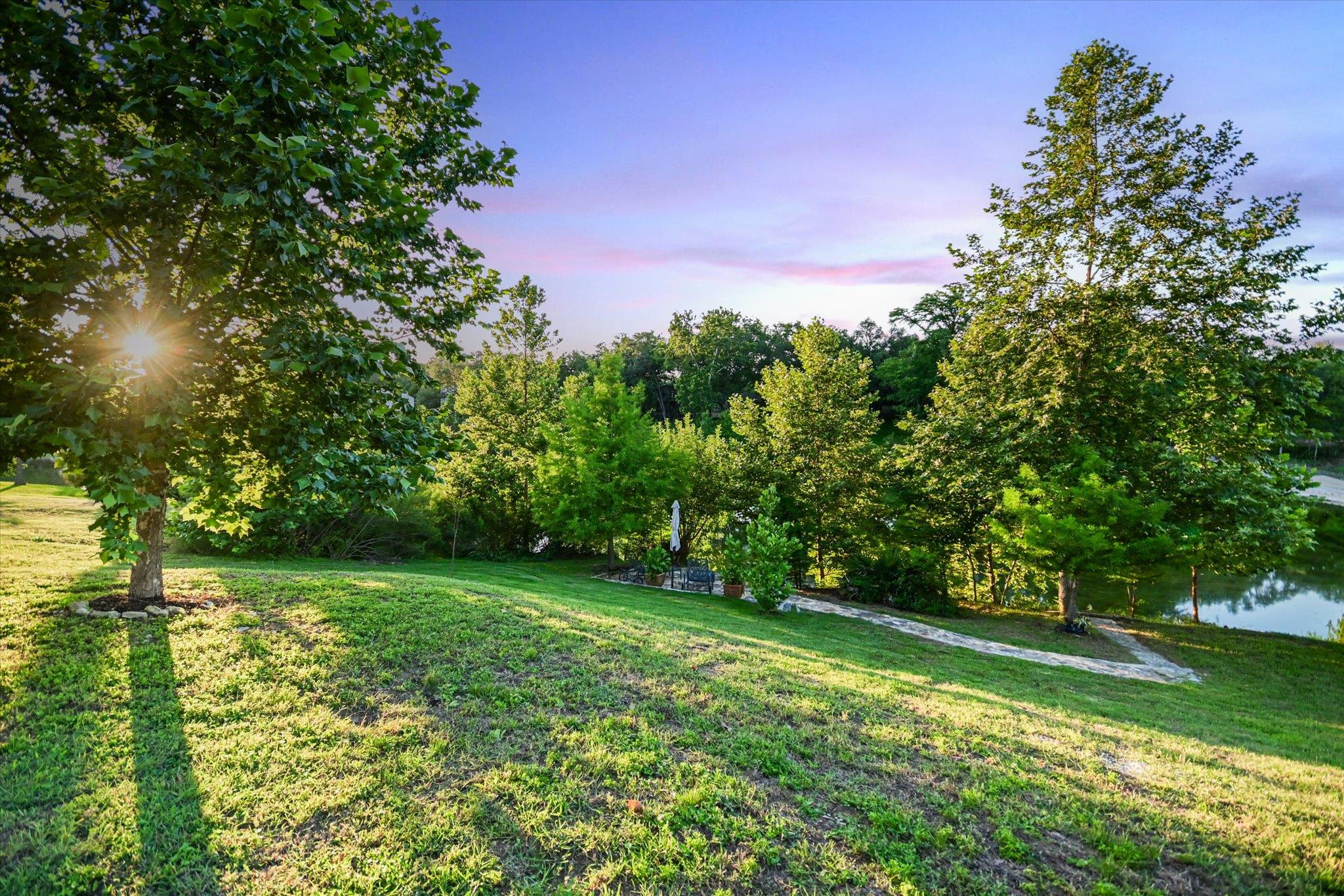 2411 Spoke Hollow RD