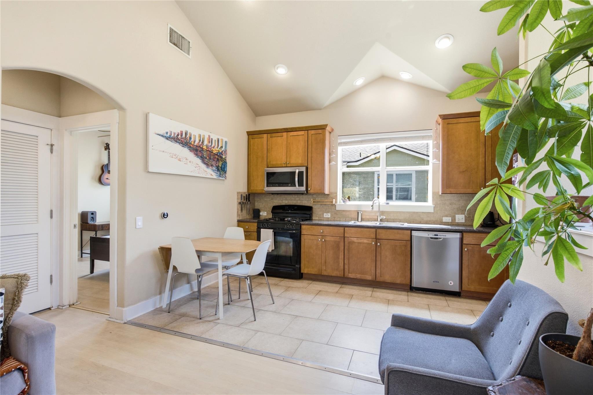 1601 Miriam Ave # 213