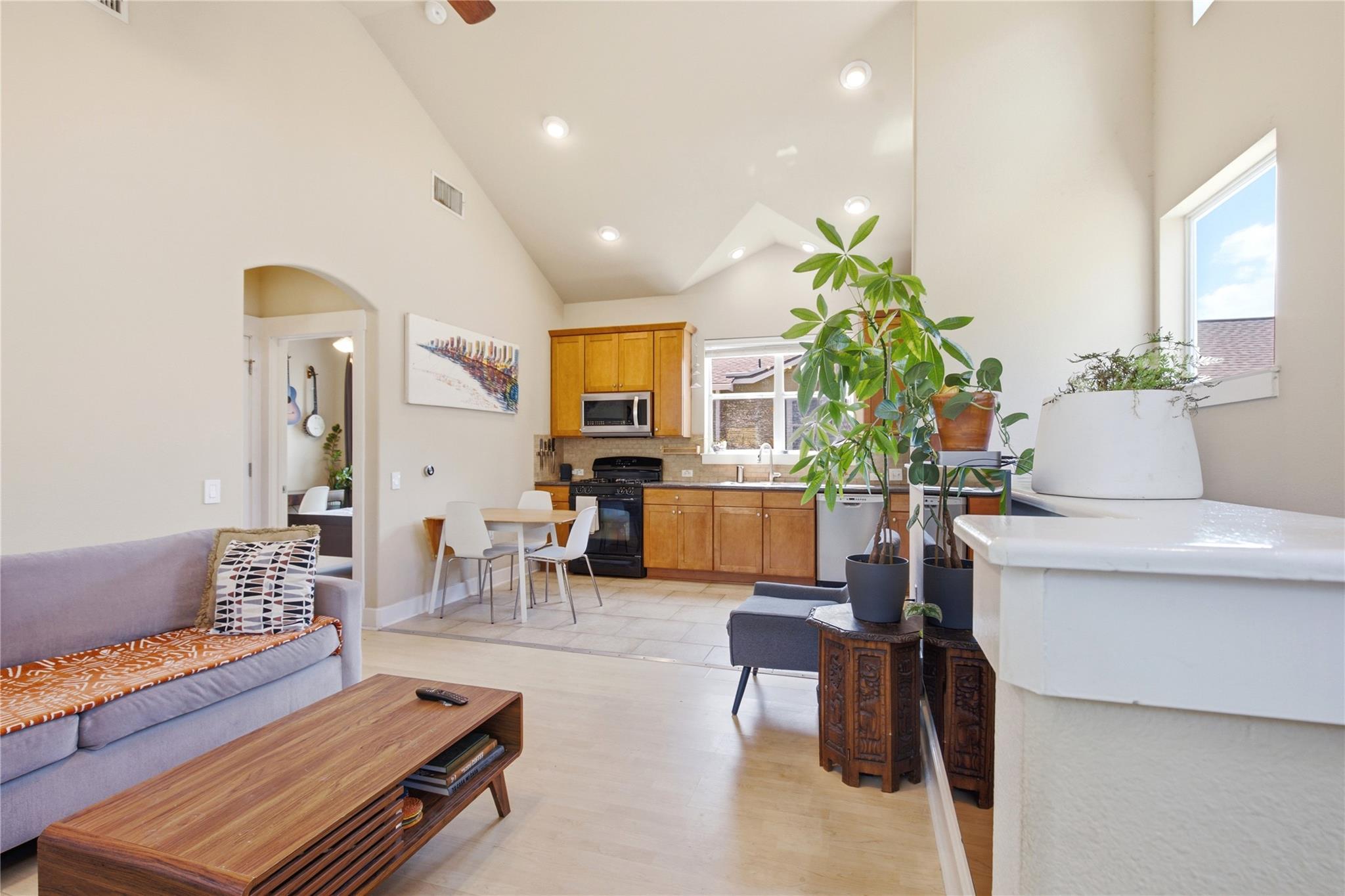 1601 Miriam Ave # 213