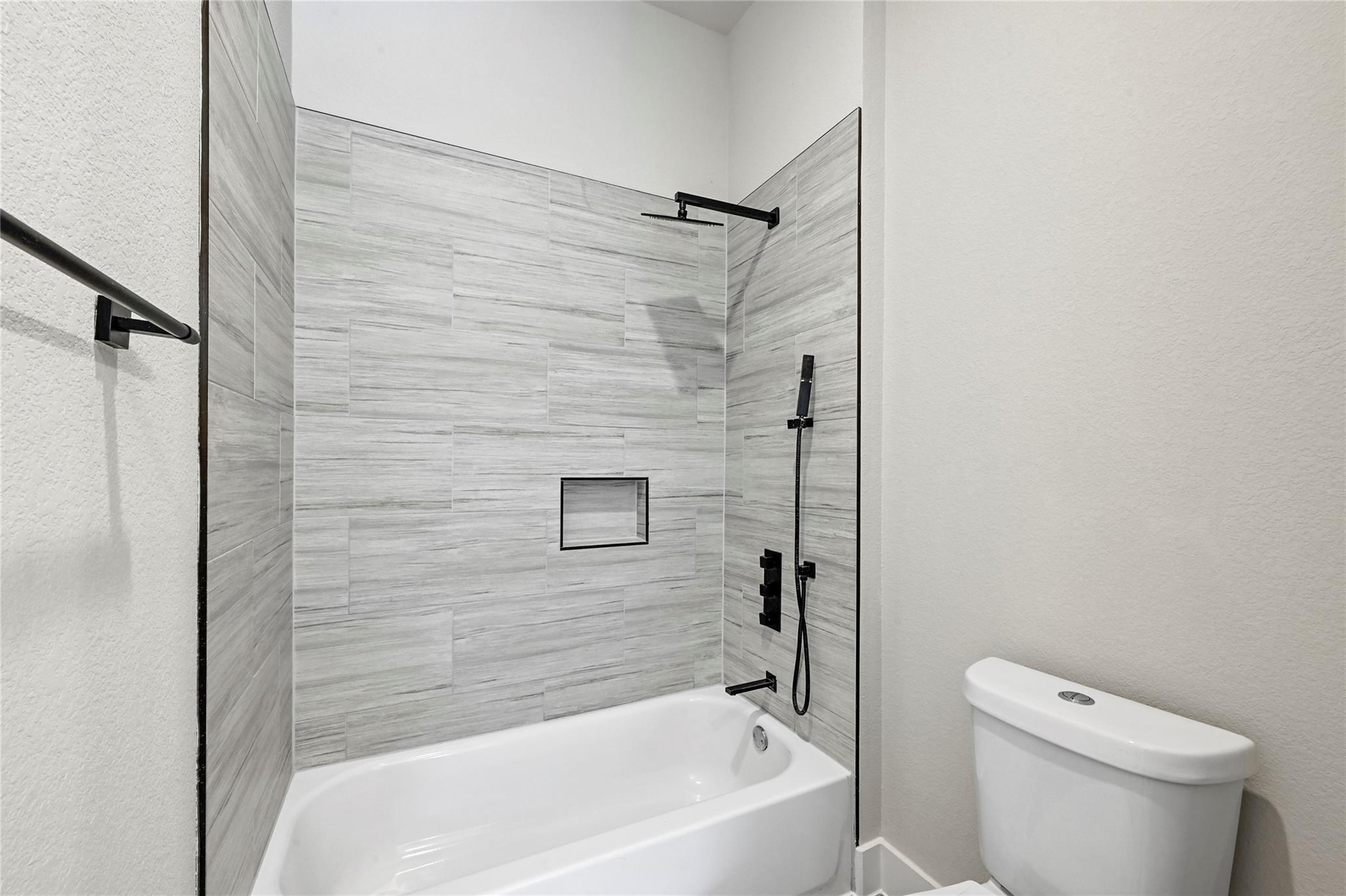 1121 Covered Bridge DR