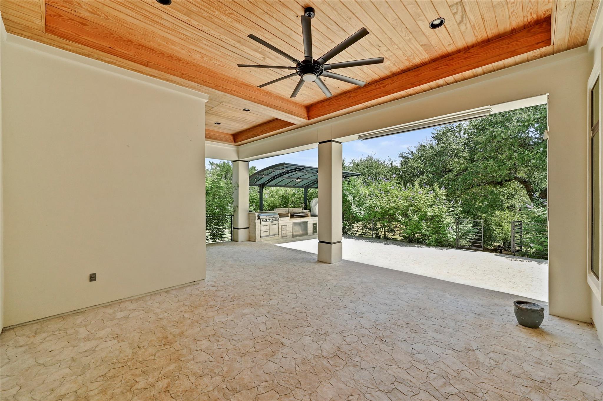 1121 Covered Bridge DR