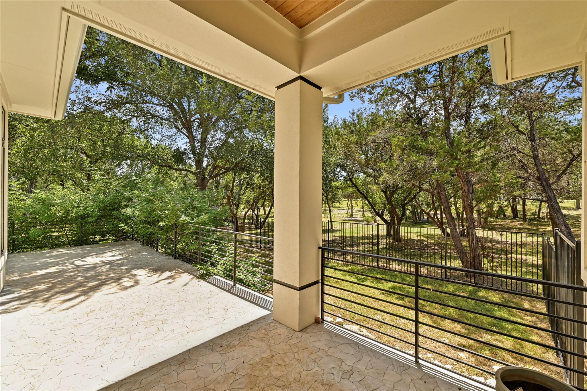 1121 Covered Bridge DR