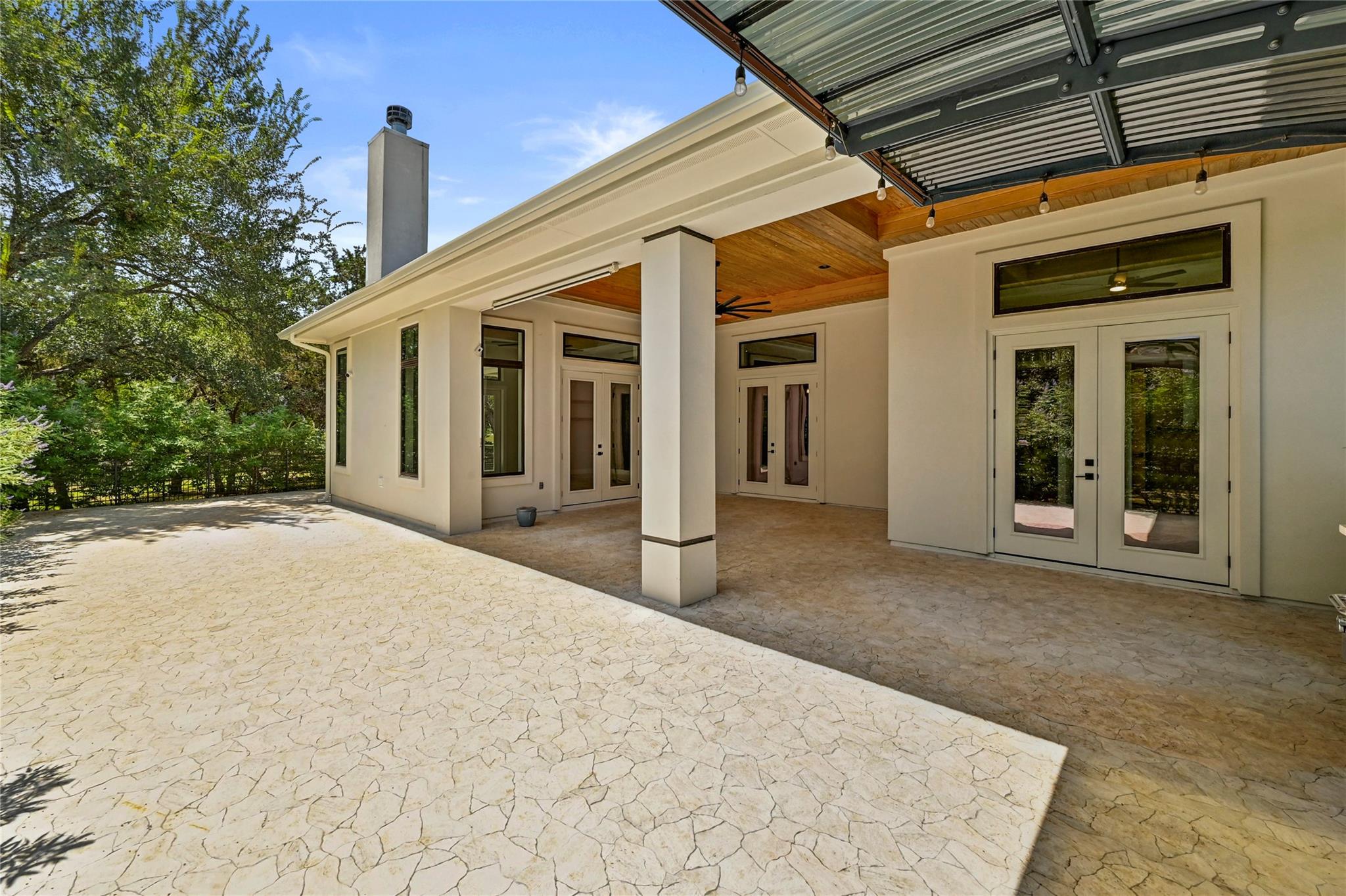 1121 Covered Bridge DR