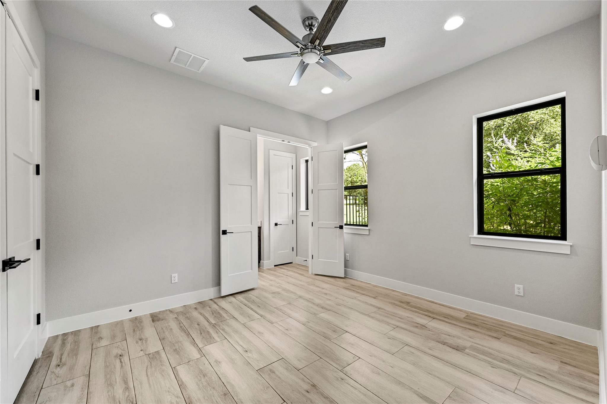 1121 Covered Bridge DR