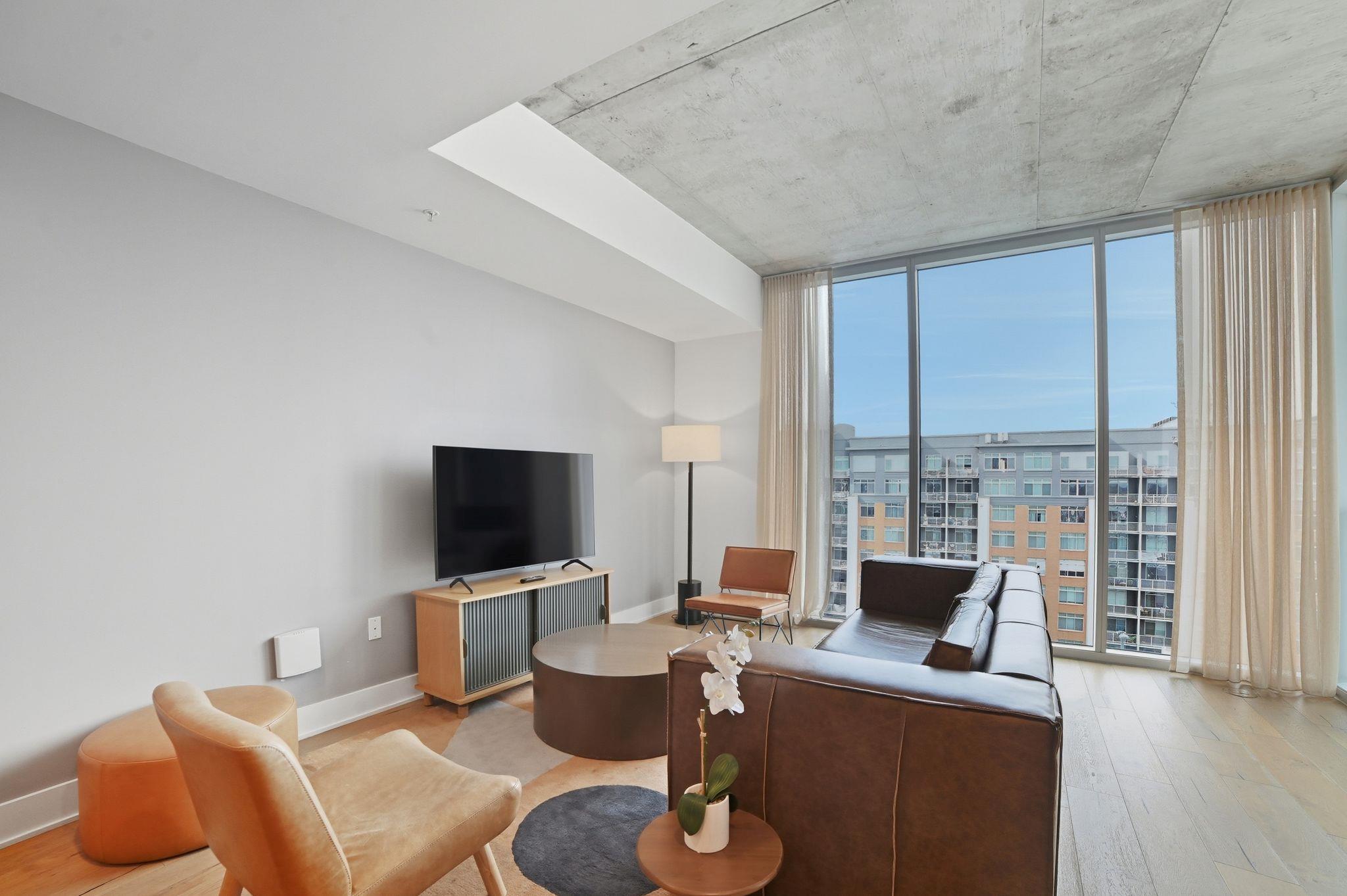 48 East Ave # 1301