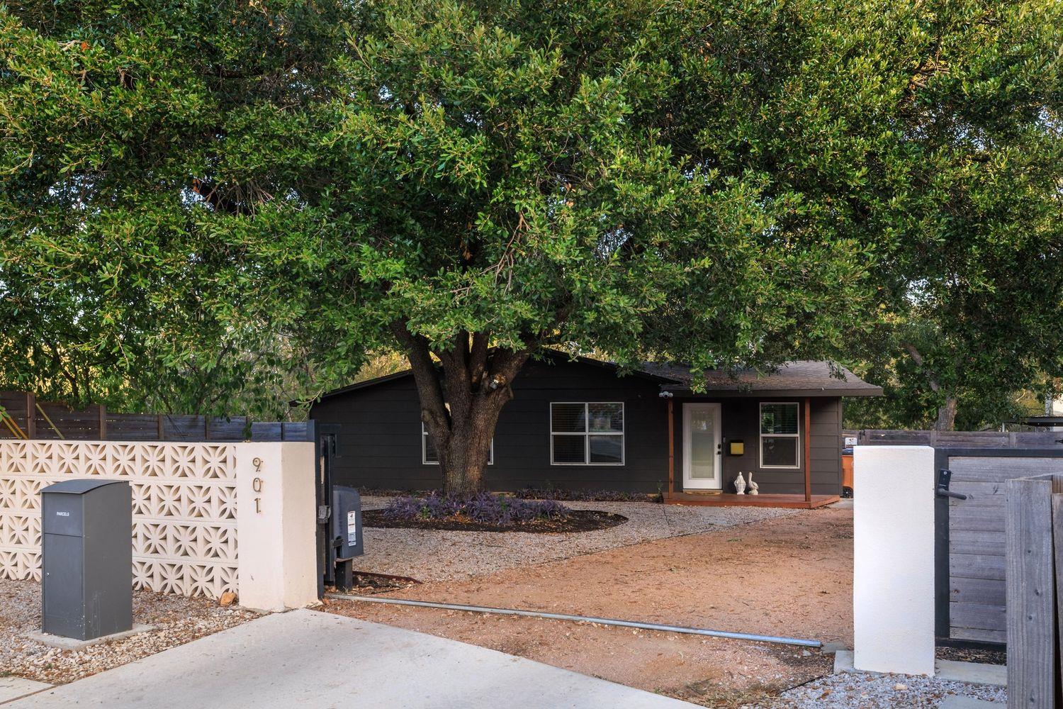 901 Saint Elmo CIR