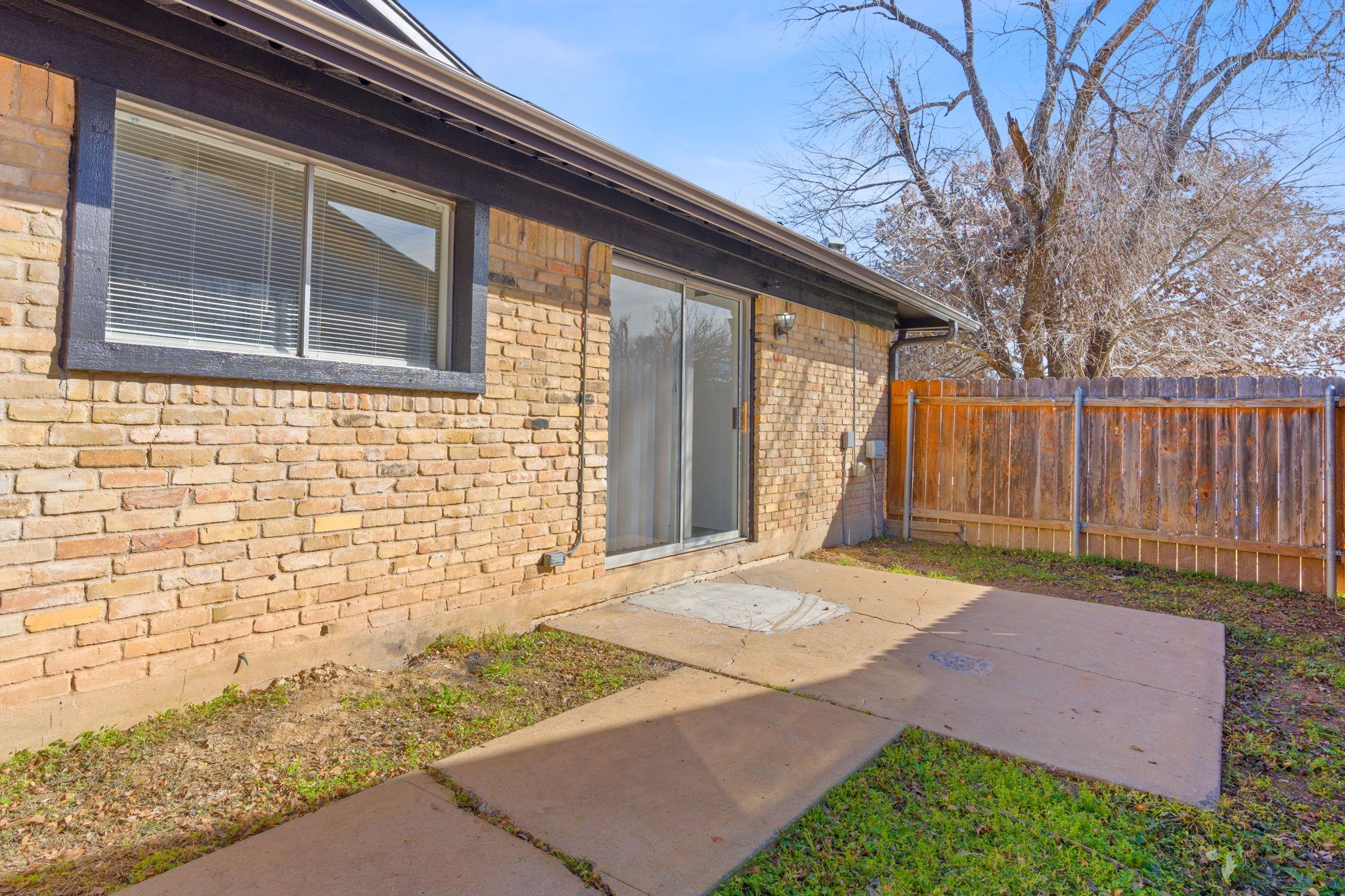 7200 Creekside DR # D