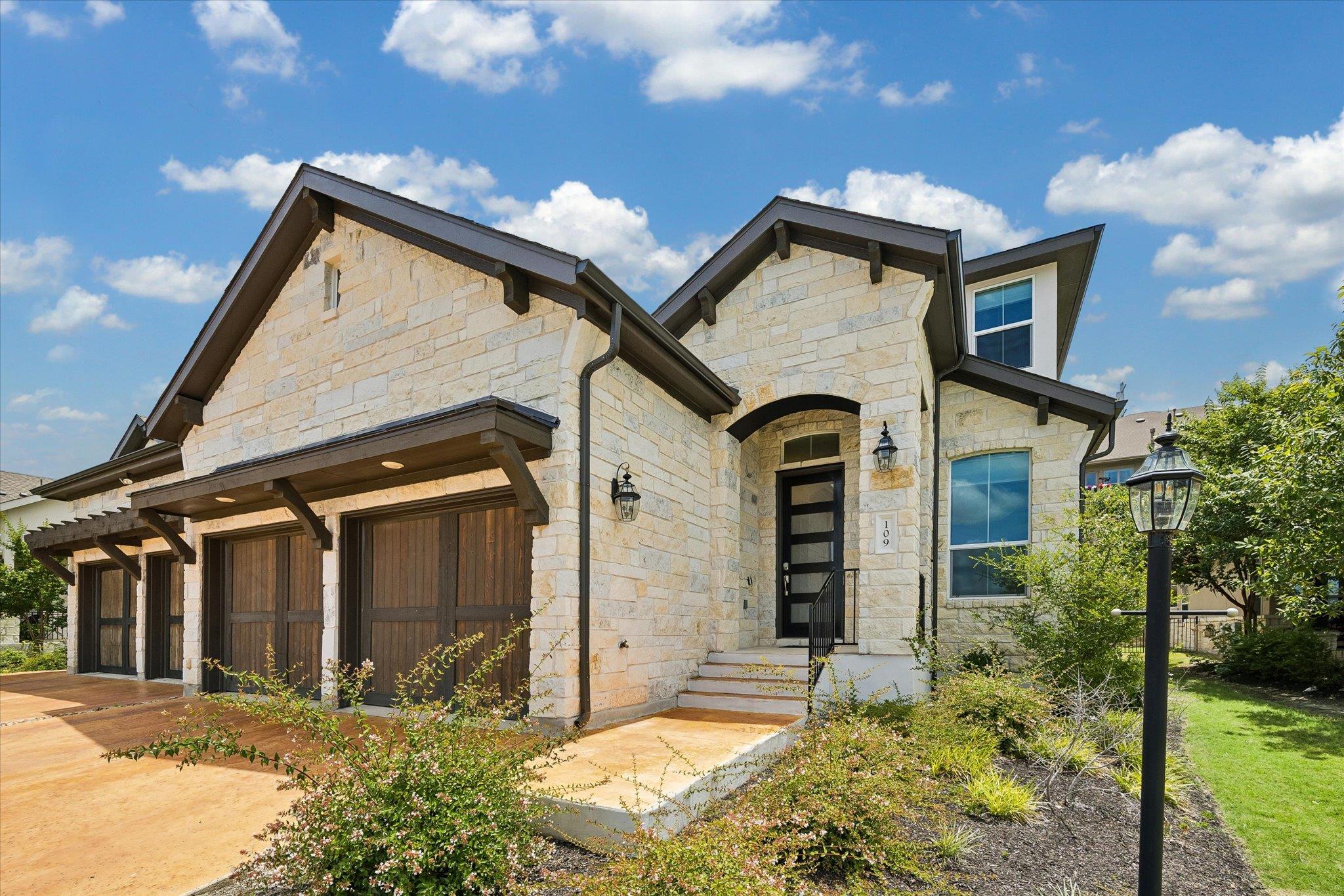 109 Beneteau DR