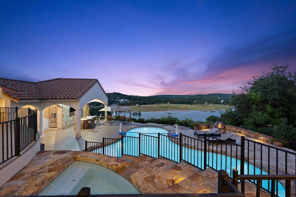 17508 Northlake Hills DR