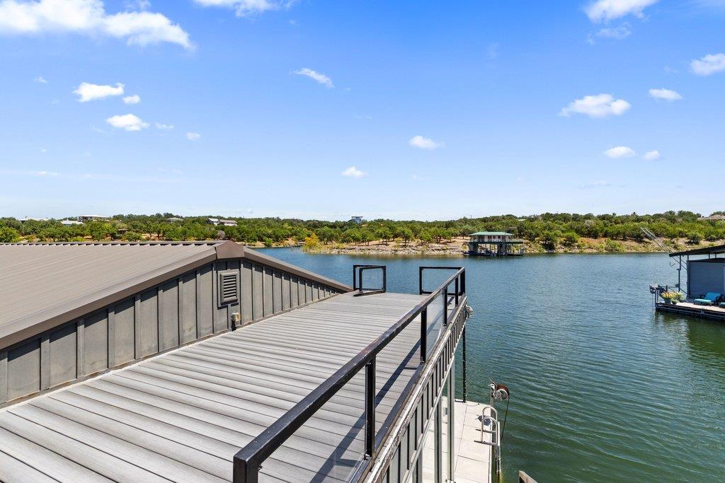 909 Brooks Hollow RD