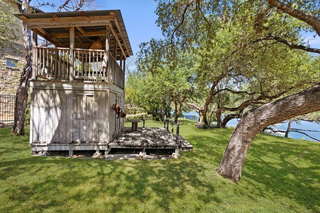 909 Brooks Hollow RD