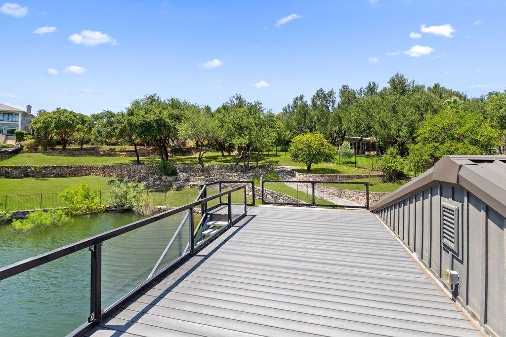 909 Brooks Hollow RD