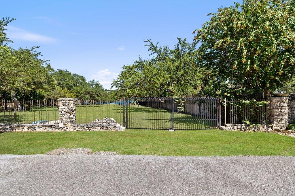 909 Brooks Hollow RD