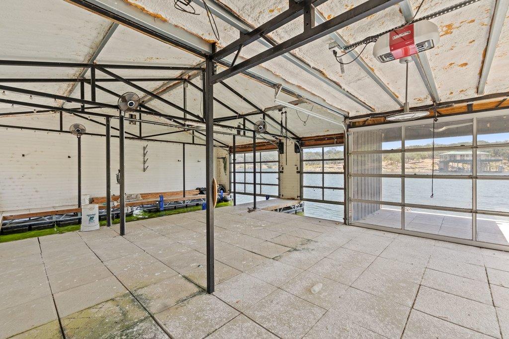 909 Brooks Hollow RD