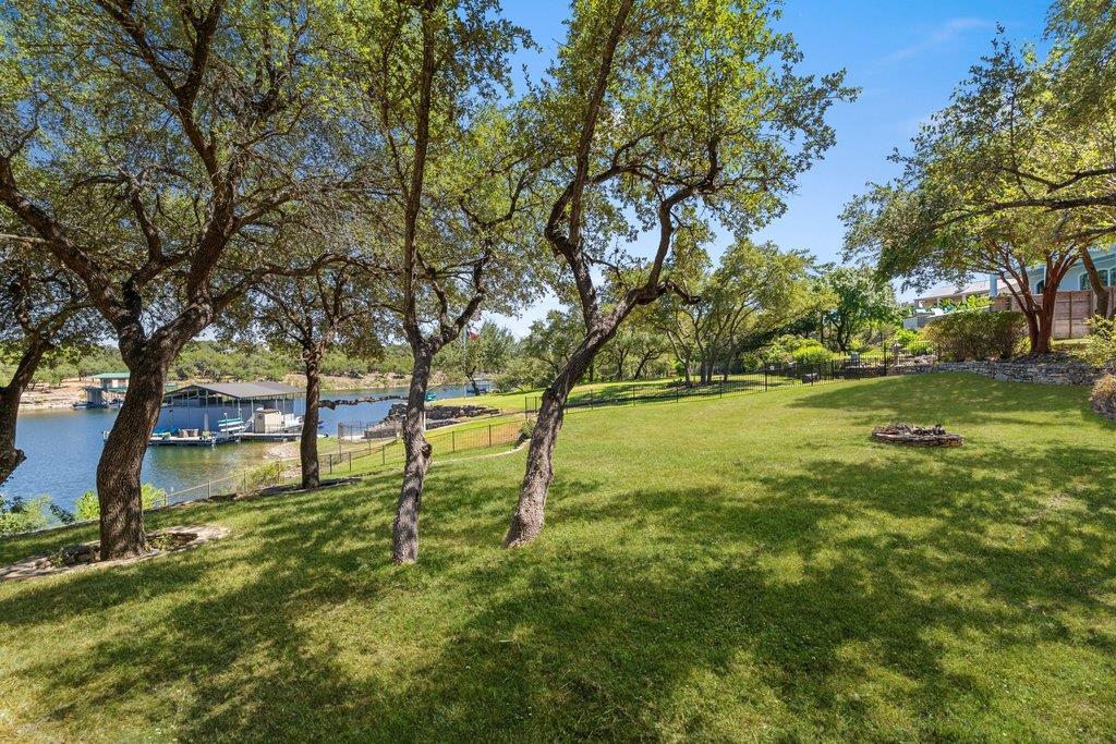 909 Brooks Hollow RD