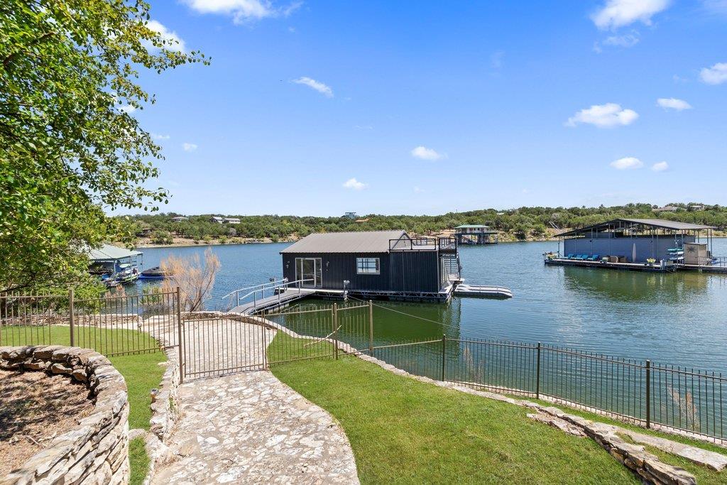 909 Brooks Hollow RD