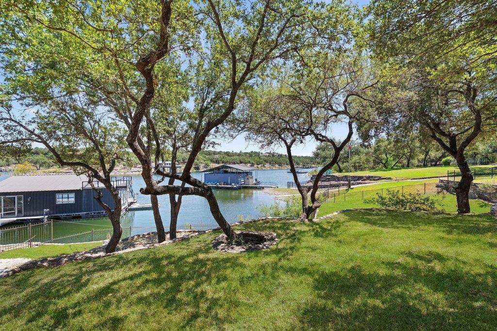 909 Brooks Hollow RD