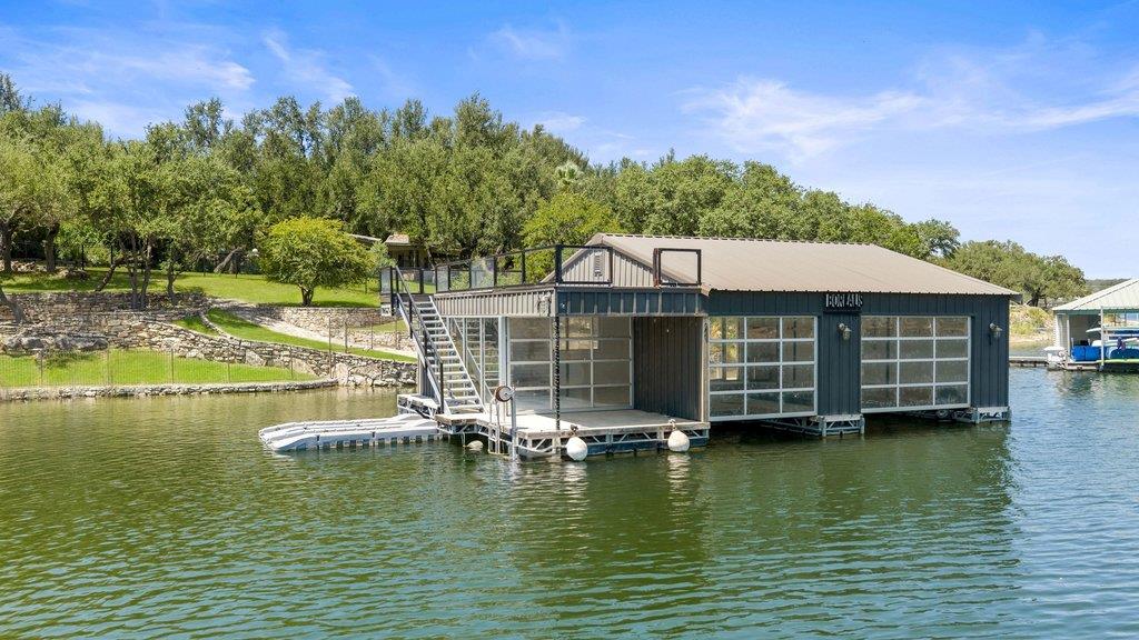 909 Brooks Hollow RD
