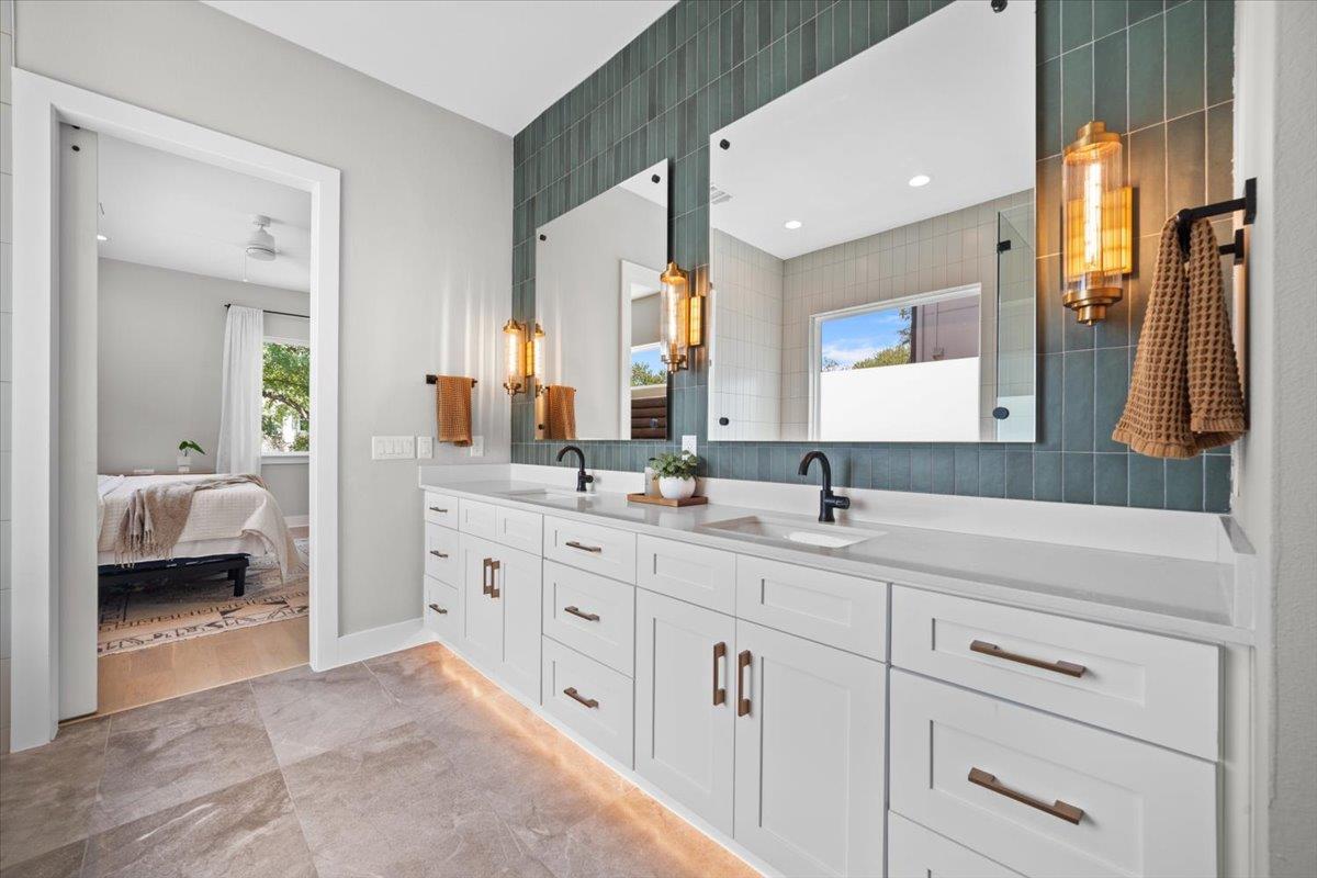 2906 Allison DR