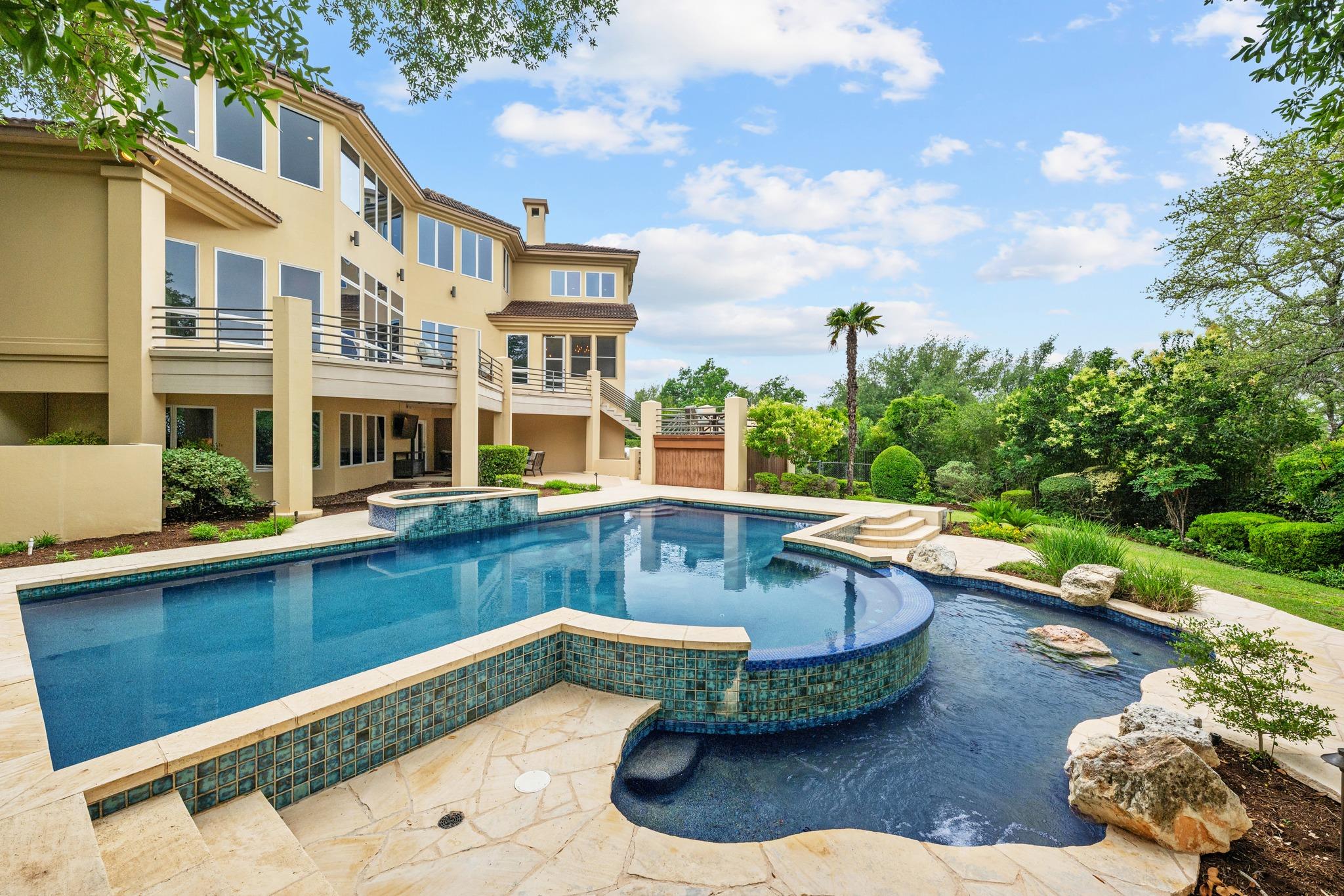 15903 Soleil CT