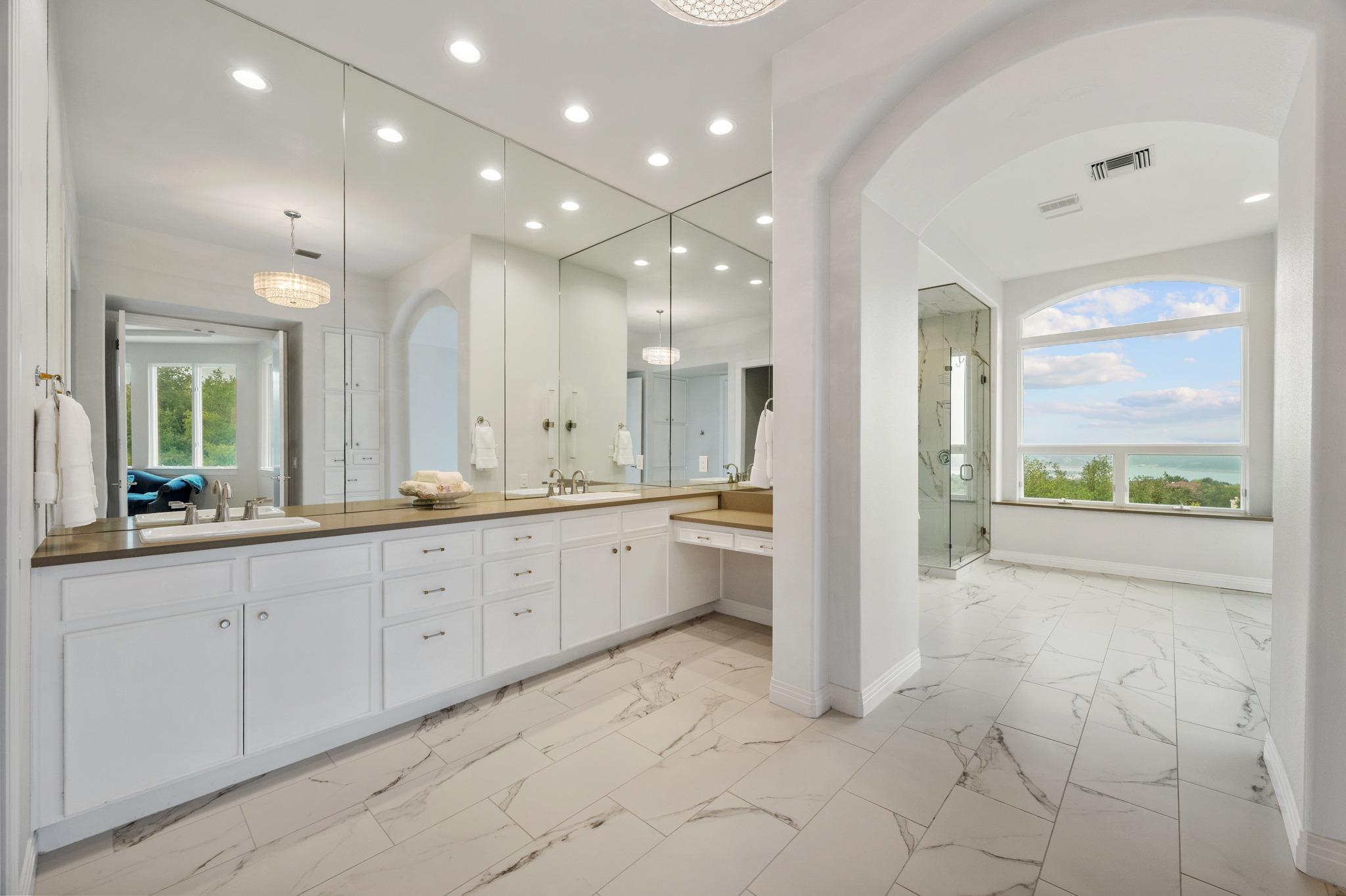 15903 Soleil CT