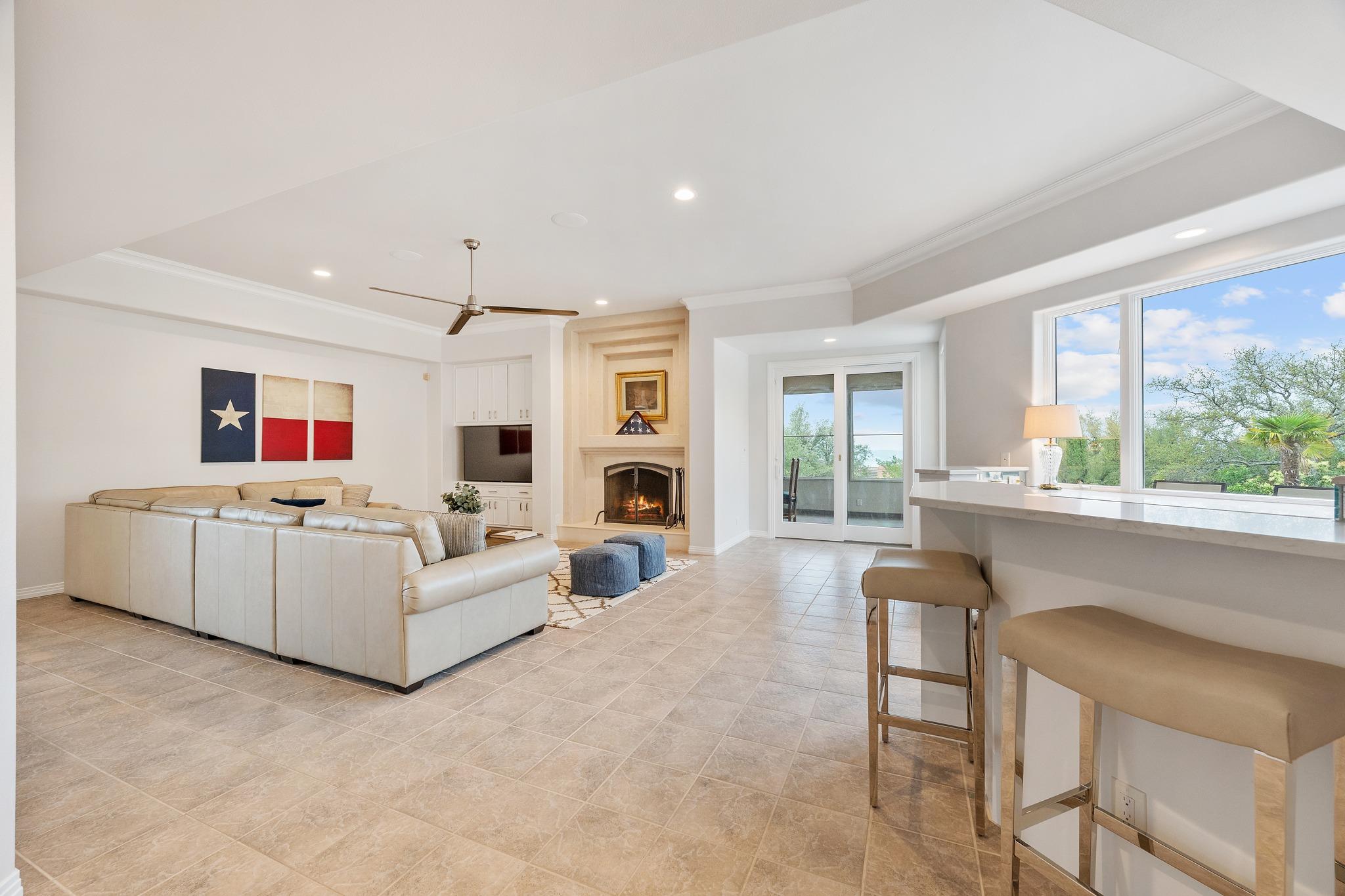 15903 Soleil CT