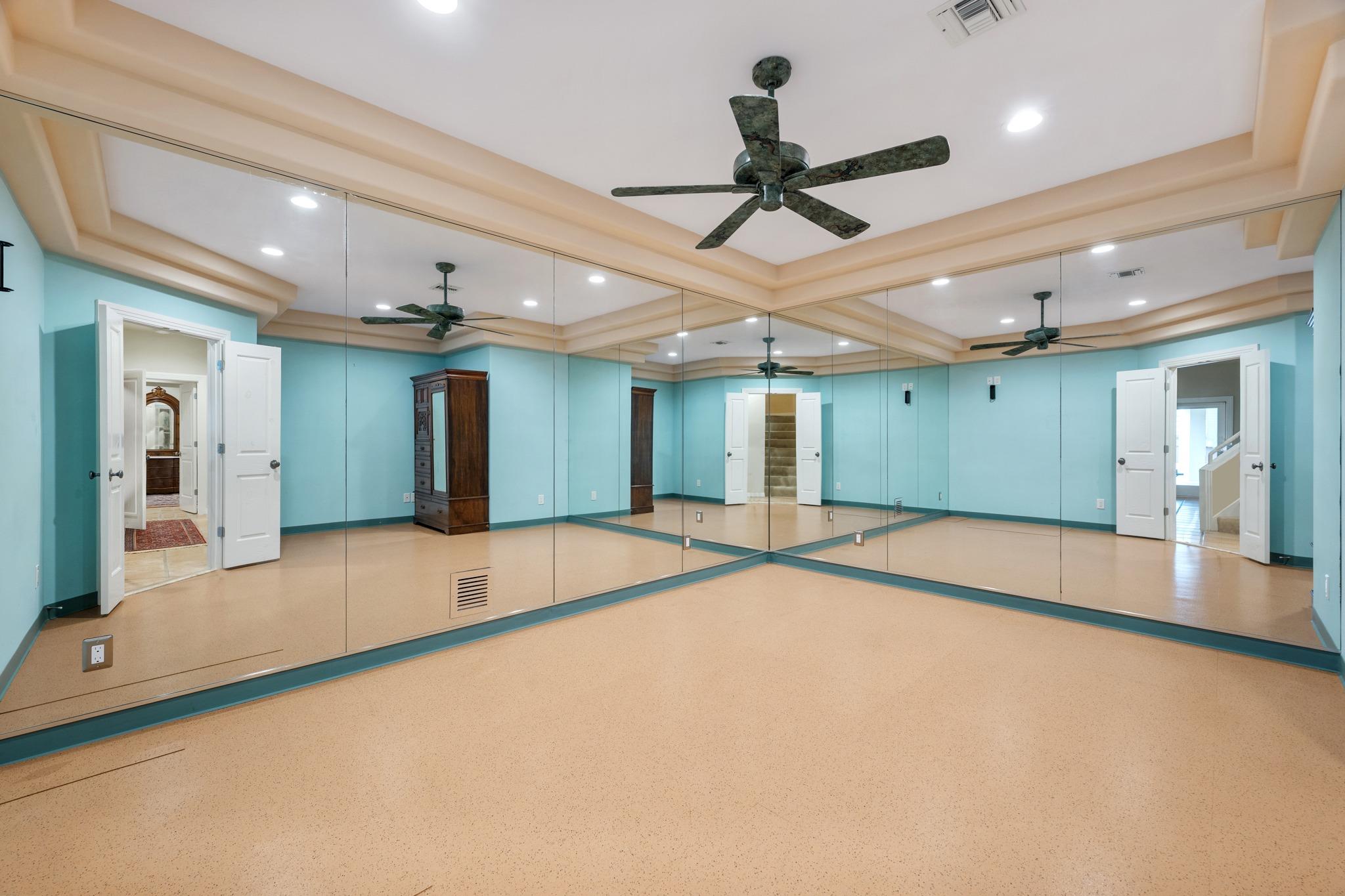15903 Soleil CT