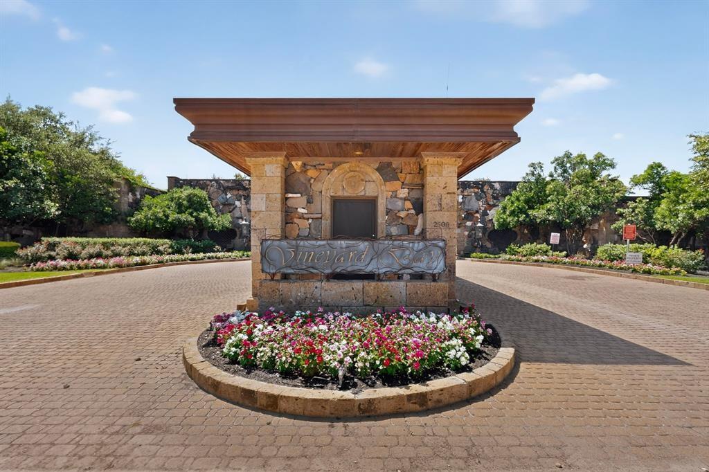 15903 Soleil CT