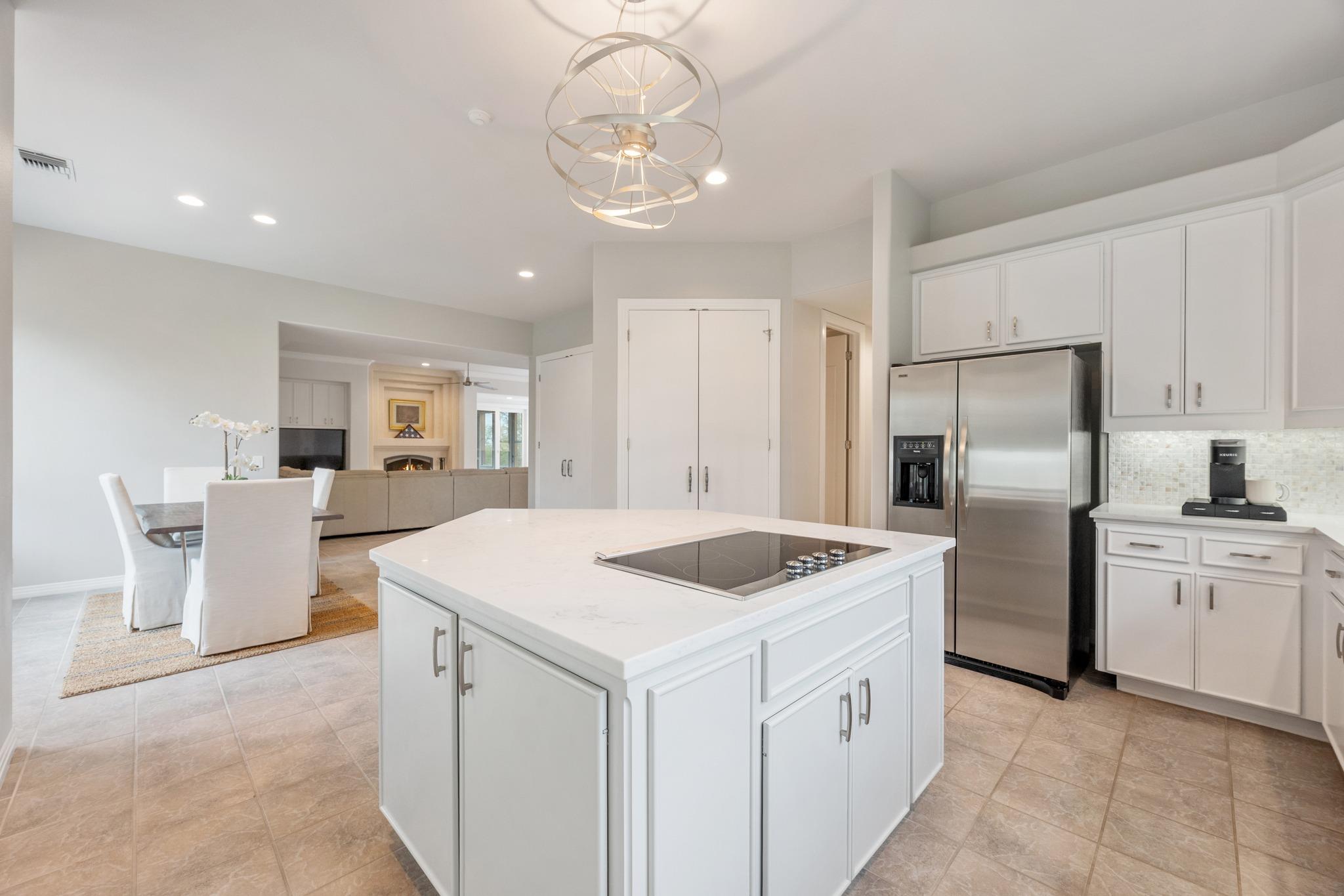 15903 Soleil CT