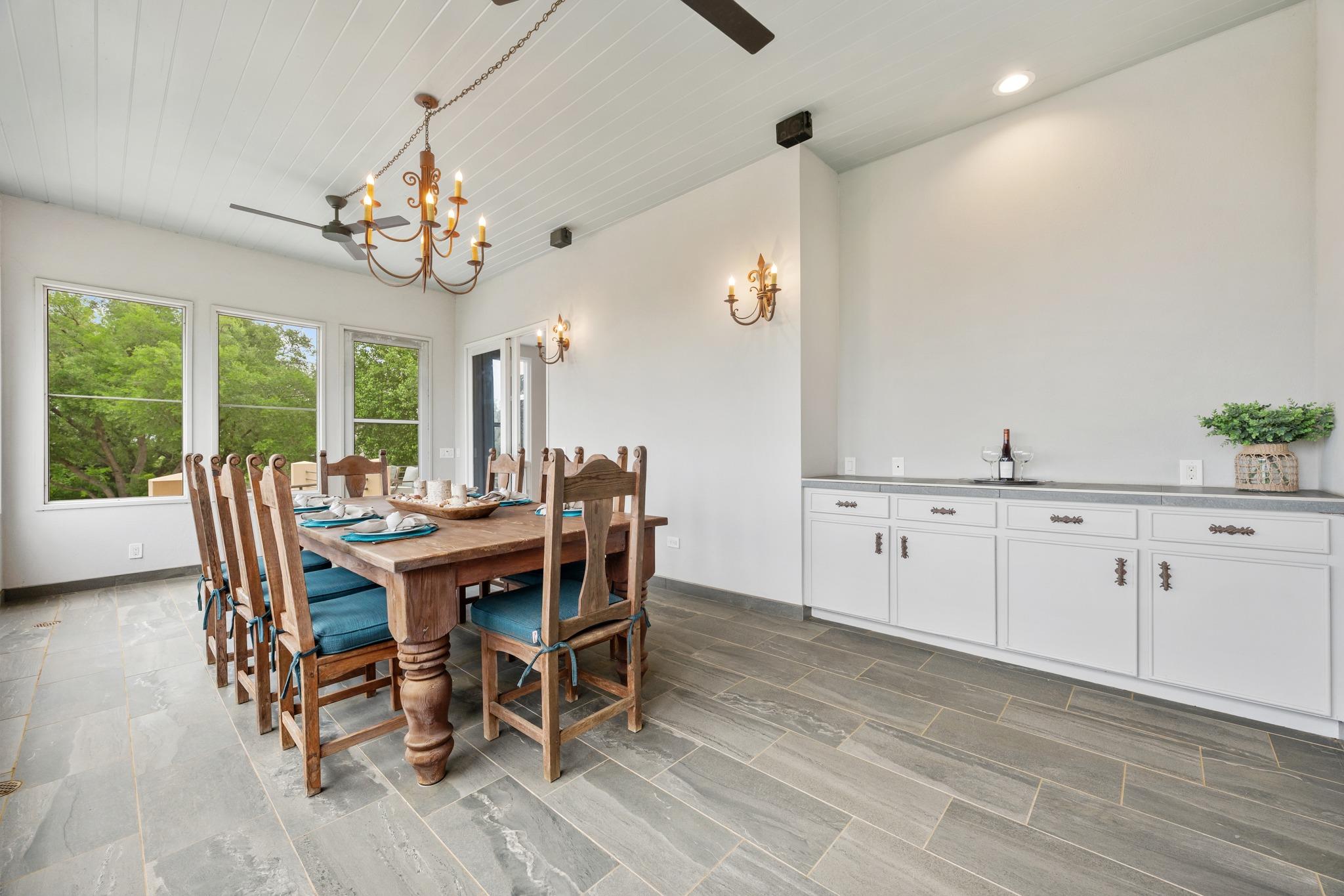 15903 Soleil CT